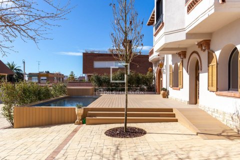 Villa de 5 dormitorios en venta en Sant Just Desvern, Barcelona, Cataluña, Spain № 3868 - foto 8