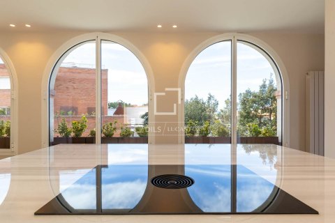 Villa de 5 dormitorios en venta en Sant Just Desvern, Barcelona, Cataluña, Spain № 3868 - foto 28