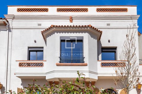 Villa de 5 dormitorios en venta en Sant Just Desvern, Barcelona, Cataluña, Spain № 3868 - foto 15
