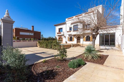 Villa de 5 dormitorios en venta en Sant Just Desvern, Barcelona, Cataluña, Spain № 3868 - foto 17