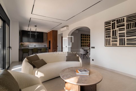 Villa de 5 dormitorios en venta en Castelldefels, Barcelona, Cataluña, Spain № 3871 - foto 16