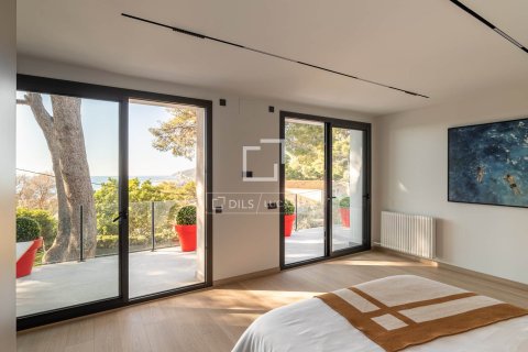 Villa de 5 dormitorios en venta en Castelldefels, Barcelona, Cataluña, Spain № 3871 - foto 18