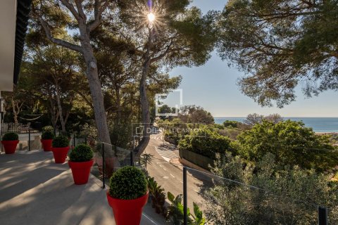 Villa de 5 dormitorios en venta en Castelldefels, Barcelona, Cataluña, Spain № 3871 - foto 30