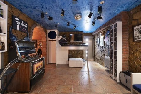 Сasa de 4 dormitorios en venta en Castelldefels, Barcelona, Cataluña, Spain № 1404 - foto 3