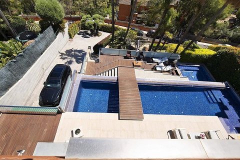 Сasa de 4 dormitorios en venta en Castelldefels, Barcelona, Cataluña, Spain № 1404 - foto 2