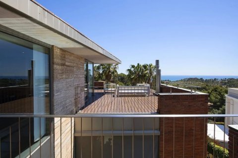 Сasa de 4 dormitorios en venta en Castelldefels, Barcelona, Cataluña, Spain № 1404 - foto 10