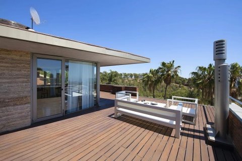 Сasa de 4 dormitorios en venta en Castelldefels, Barcelona, Cataluña, Spain № 1404 - foto 11