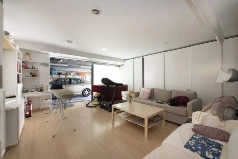 Сasa de 4 dormitorios en venta en Castelldefels, Barcelona, Cataluña, Spain № 1404 - foto 6