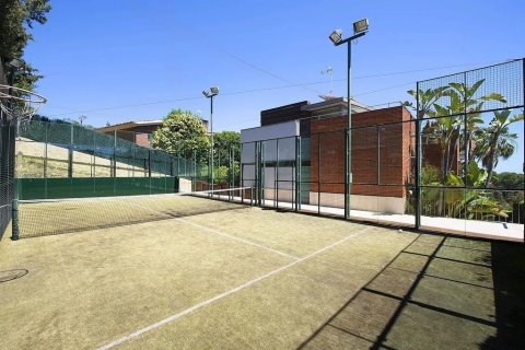 Сasa de 4 dormitorios en venta en Castelldefels, Barcelona, Cataluña, Spain № 1404 - foto 7