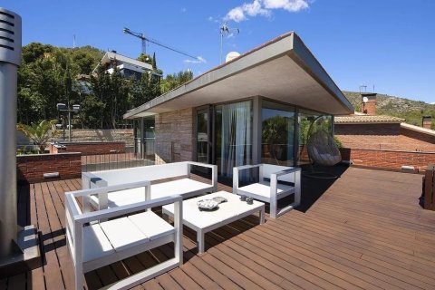 Сasa de 4 dormitorios en venta en Castelldefels, Barcelona, Cataluña, Spain № 1404 - foto 20