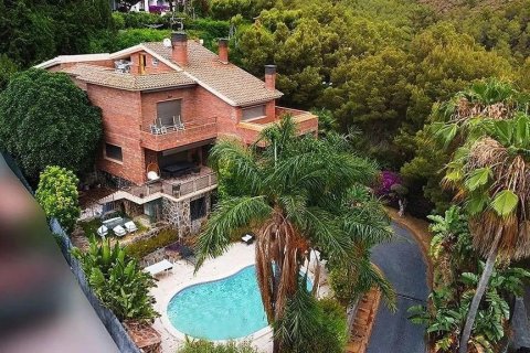 Сasa de 5 dormitorios en venta en Castelldefels, Barcelona, Cataluña, Spain № 1406