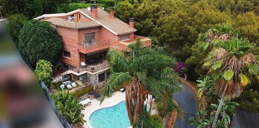 Сasa de 5 dormitorios en venta en Castelldefels, Barcelona, Cataluña, Spain № 1406