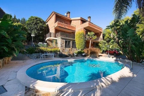 Сasa de 5 dormitorios en venta en Castelldefels, Barcelona, Cataluña, Spain № 1406 - foto 3