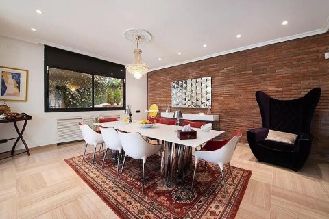 Сasa de 5 dormitorios en venta en Castelldefels, Barcelona, Cataluña, Spain № 1406 - foto 8