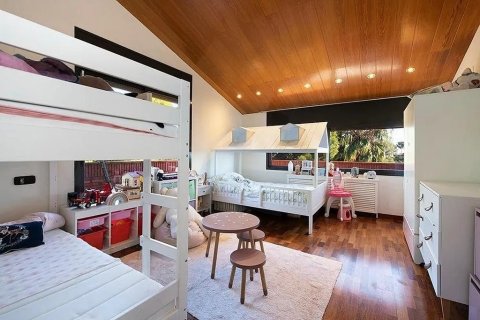 Сasa de 5 dormitorios en venta en Castelldefels, Barcelona, Cataluña, Spain № 1406 - foto 16