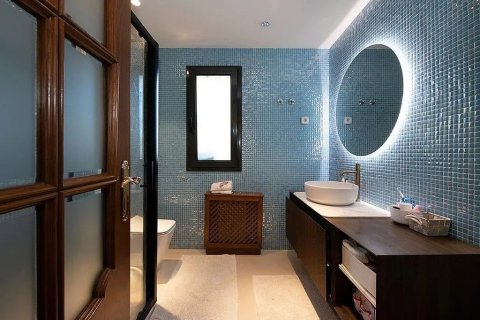 Сasa de 5 dormitorios en venta en Castelldefels, Barcelona, Cataluña, Spain № 1406 - foto 17