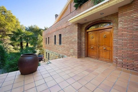 Сasa de 5 dormitorios en venta en Castelldefels, Barcelona, Cataluña, Spain № 1406 - foto 25