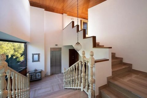 Сasa de 5 dormitorios en venta en Castelldefels, Barcelona, Cataluña, Spain № 1406 - foto 22