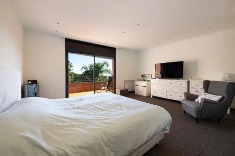 Сasa de 5 dormitorios en venta en Castelldefels, Barcelona, Cataluña, Spain № 1406 - foto 18