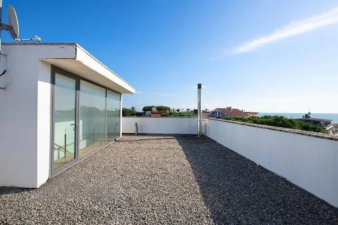 Сasa de 4 dormitorios en venta en Castelldefels, Barcelona, Cataluña, Spain № 1405 - foto 25