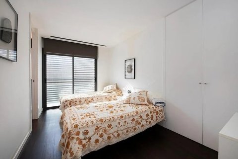 Сasa de 4 dormitorios en venta en Castelldefels, Barcelona, Cataluña, Spain № 1405 - foto 19