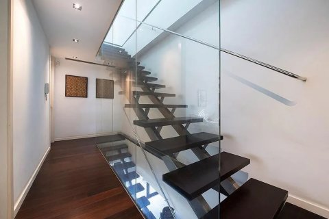 Сasa de 4 dormitorios en venta en Castelldefels, Barcelona, Cataluña, Spain № 1405 - foto 13