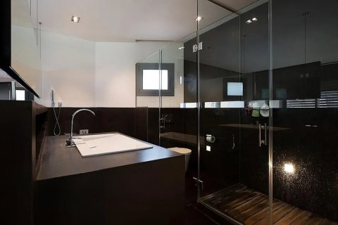 Сasa de 4 dormitorios en venta en Castelldefels, Barcelona, Cataluña, Spain № 1405 - foto 17