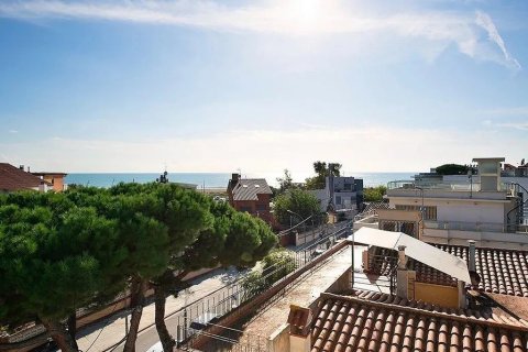 Сasa de 4 dormitorios en venta en Castelldefels, Barcelona, Cataluña, Spain № 1405 - foto 27