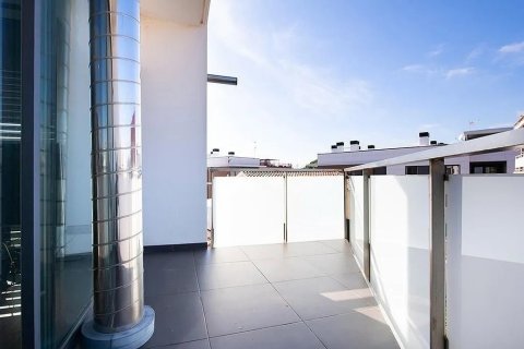 Сasa de 4 dormitorios en venta en Castelldefels, Barcelona, Cataluña, Spain № 1405 - foto 24