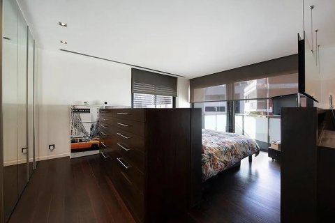 Сasa de 4 dormitorios en venta en Castelldefels, Barcelona, Cataluña, Spain № 1405 - foto 14
