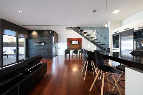 Сasa de 4 dormitorios en venta en Castelldefels, Barcelona, Cataluña, Spain № 1405 - foto 7