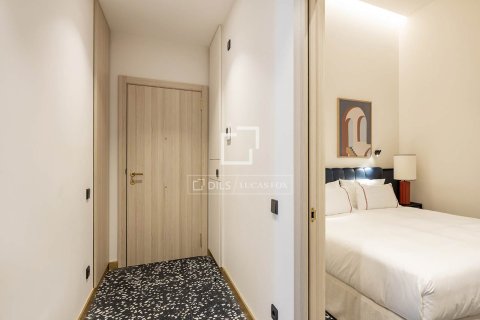Apartamento de 2 dormitorios en alquiler en Barcelona, Cataluña, Spain № 4512 - foto 27