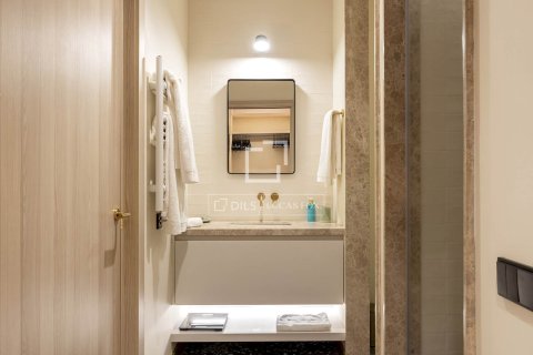 Apartamento de 2 dormitorios en alquiler en Barcelona, Cataluña, Spain № 4512 - foto 20
