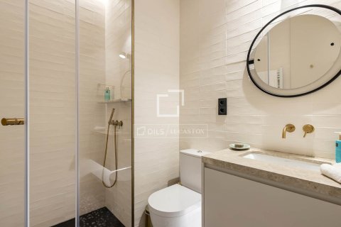Apartamento de 2 dormitorios en alquiler en Barcelona, Cataluña, Spain № 4512 - foto 30