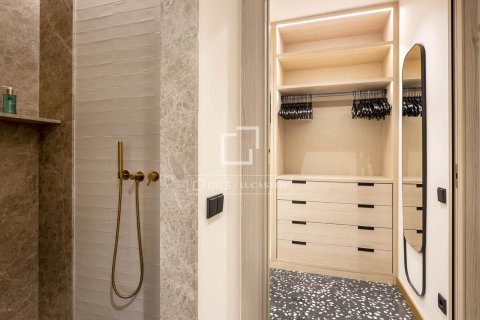 Apartamento de 2 dormitorios en alquiler en Barcelona, Cataluña, Spain № 4512 - foto 18