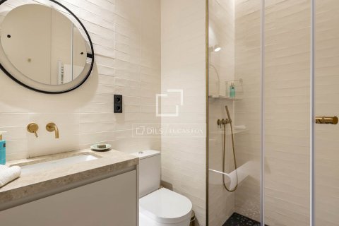 Apartamento de 2 dormitorios en alquiler en Barcelona, Cataluña, Spain № 4510 - foto 14