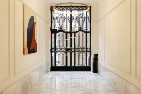 Apartamento de 2 dormitorios en alquiler en Barcelona, Cataluña, Spain № 4510 - foto 28