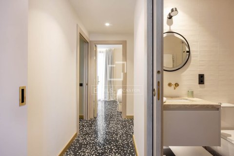 Apartamento de 2 dormitorios en alquiler en Barcelona, Cataluña, Spain № 4511 - foto 18