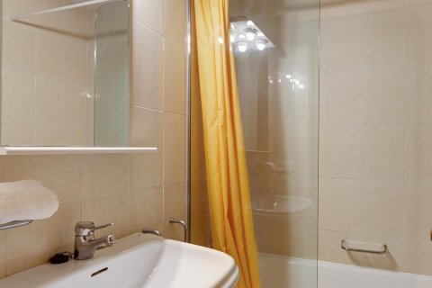 Apartamento de 3 dormitorios en venta en Tamariu, Gerona, Cataluña, Spain № 3660 - foto 11