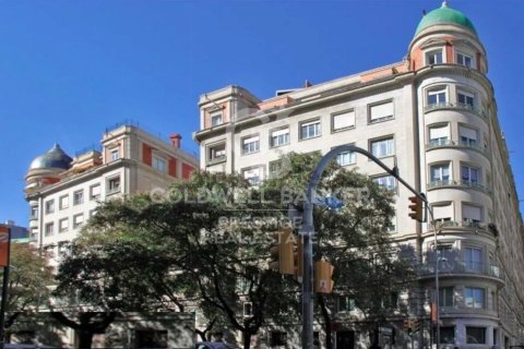 Apartamento de 5 dormitorios en venta en Barcelona, Cataluña, Spain № 7740