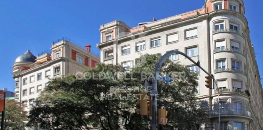 Apartamento de 5 dormitorios en venta en Barcelona, Cataluña, Spain № 7740