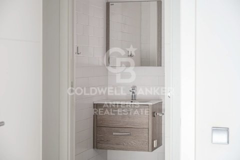 2 bedrooms apartment for sale in Barcelona, Catalonia, Spain № 7741 - photo 11