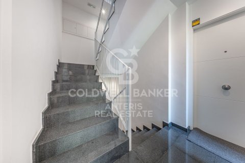 2 bedrooms apartment for sale in Barcelona, Catalonia, Spain № 7741 - photo 6