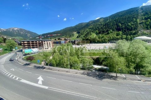 Apartamento de 2 dormitorios en venta en Principado De Andorra (Ninguna Poblacion Tiene C.P.), Lérida, Cataluña, Spain № 7743 - foto 26