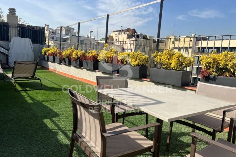 Apartamento de 2 dormitorios en venta en Barcelona, Cataluña, Spain № 5944 - foto 4