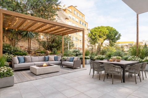 Apartamento de 4 dormitorios en venta en Barcelona, Cataluña, Spain № 4188