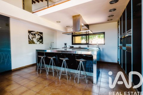 Сasa de 4 dormitorios en venta en Castellví de la Marca, Barcelona, Cataluña, Spain № 4634 - foto 28