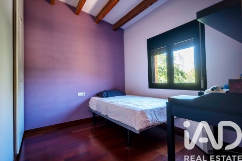 Сasa de 4 dormitorios en venta en Castellví de la Marca, Barcelona, Cataluña, Spain № 4634 - foto 22