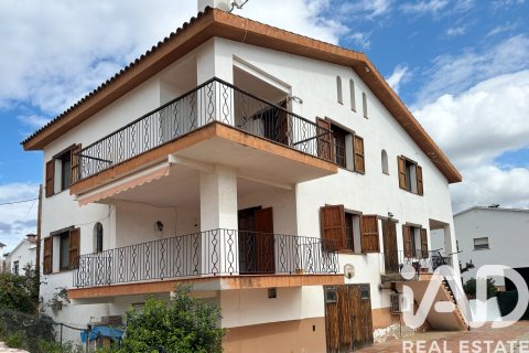Сasa de 7 dormitorios en venta en Roda de Berà, Tarragona, Cataluña, Spain № 4631 - foto 26