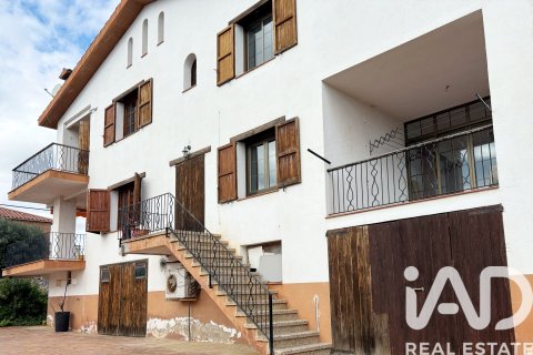 Сasa de 7 dormitorios en venta en Roda de Berà, Tarragona, Cataluña, Spain № 4631 - foto 3